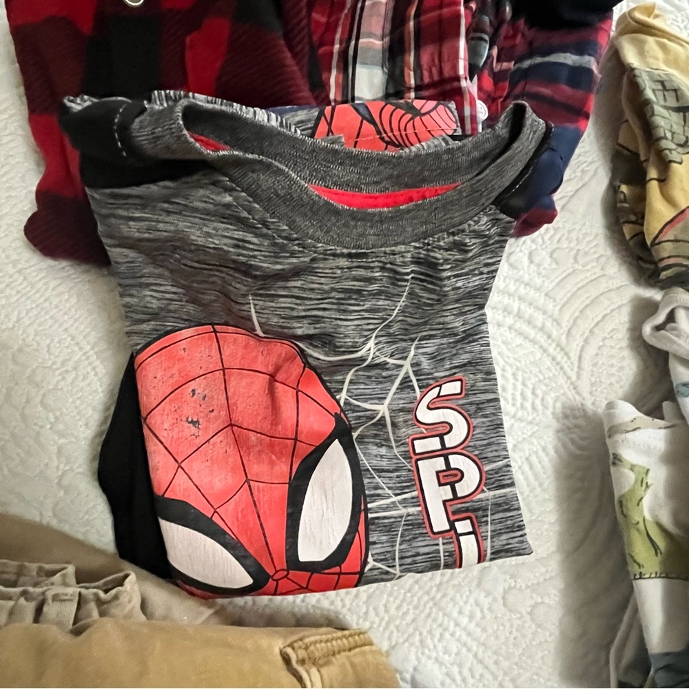 Boys 4T - 4/5 Lot Clothes Bundle Shirts Pants Shorts Pajamas Button Up Play - Picture 6 of 9